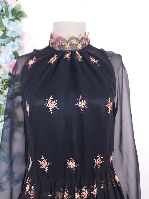 Black embroidered maxi dress — Vintage 80s 90s high neck gala