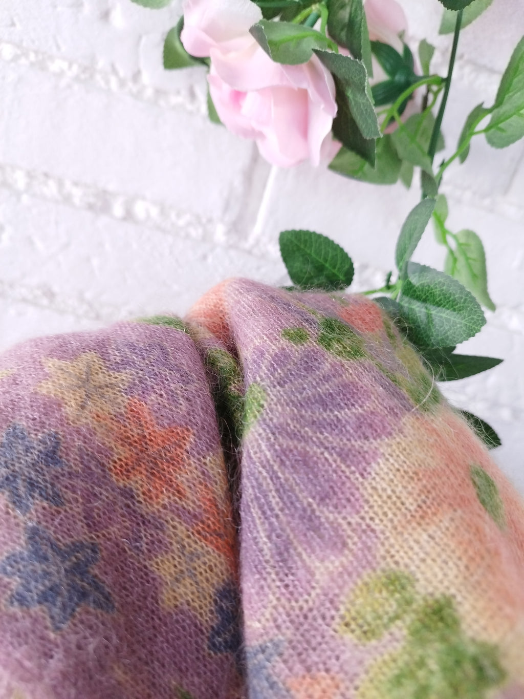 Vintage 90s Floral Mohair Sweater — Virgin Wool, V-Neck, Fitted Silhouette & Excellent Condition