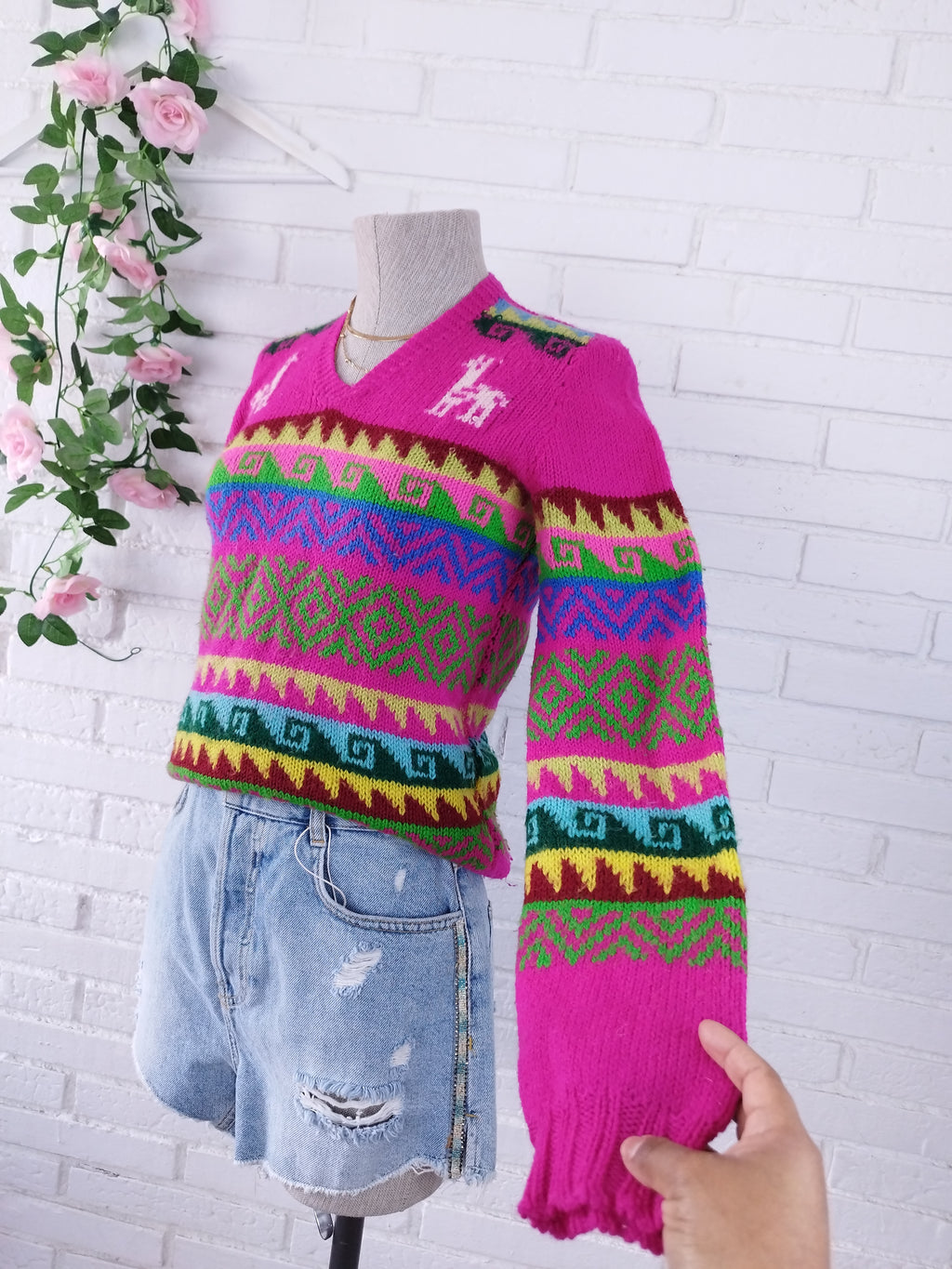 Vintage 90s Andean Jacquard Sweater — Fuchsia Base, Llama & Inca Motifs, V-Neck