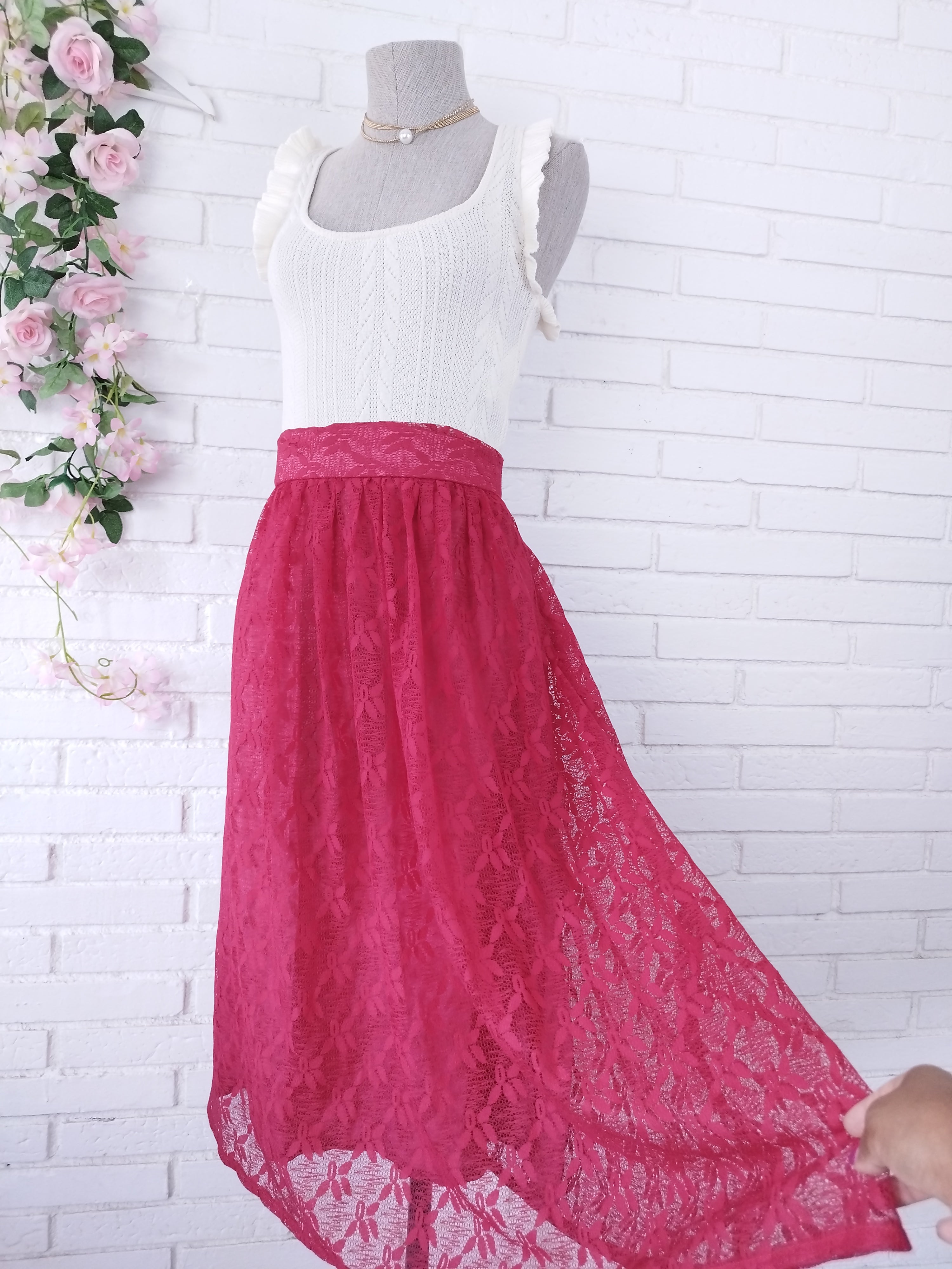Vintage 90s Long Skirt — High Waist, Thick Red Lace & Romantic Silhouette