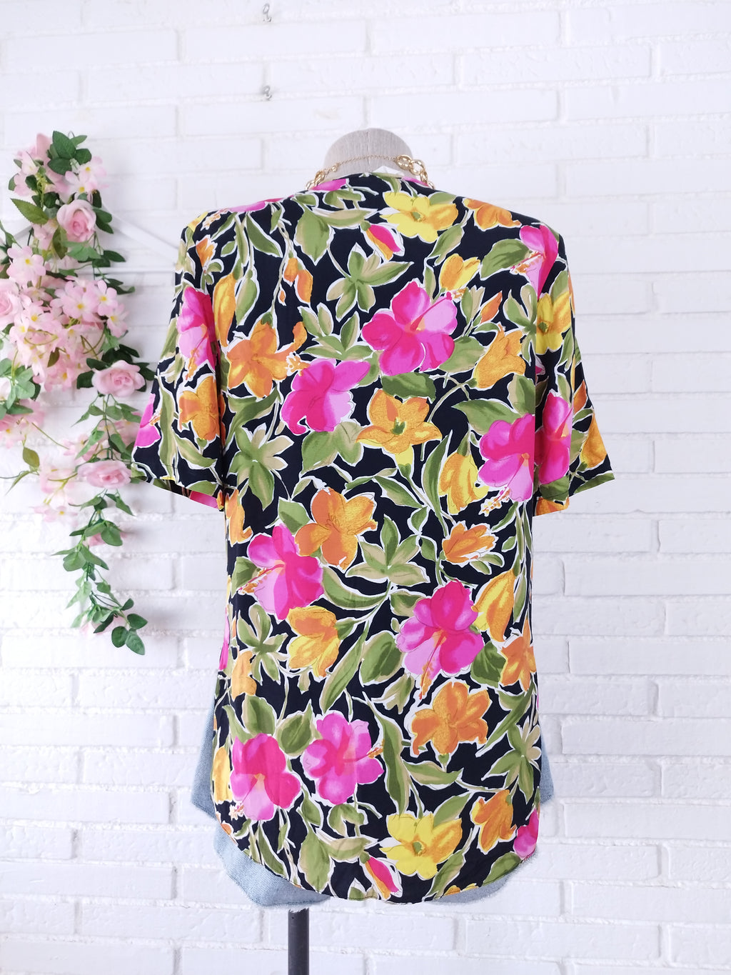 Vintage 90s Blouse — Short Sleeves, Square Neck & Summer Floral Print