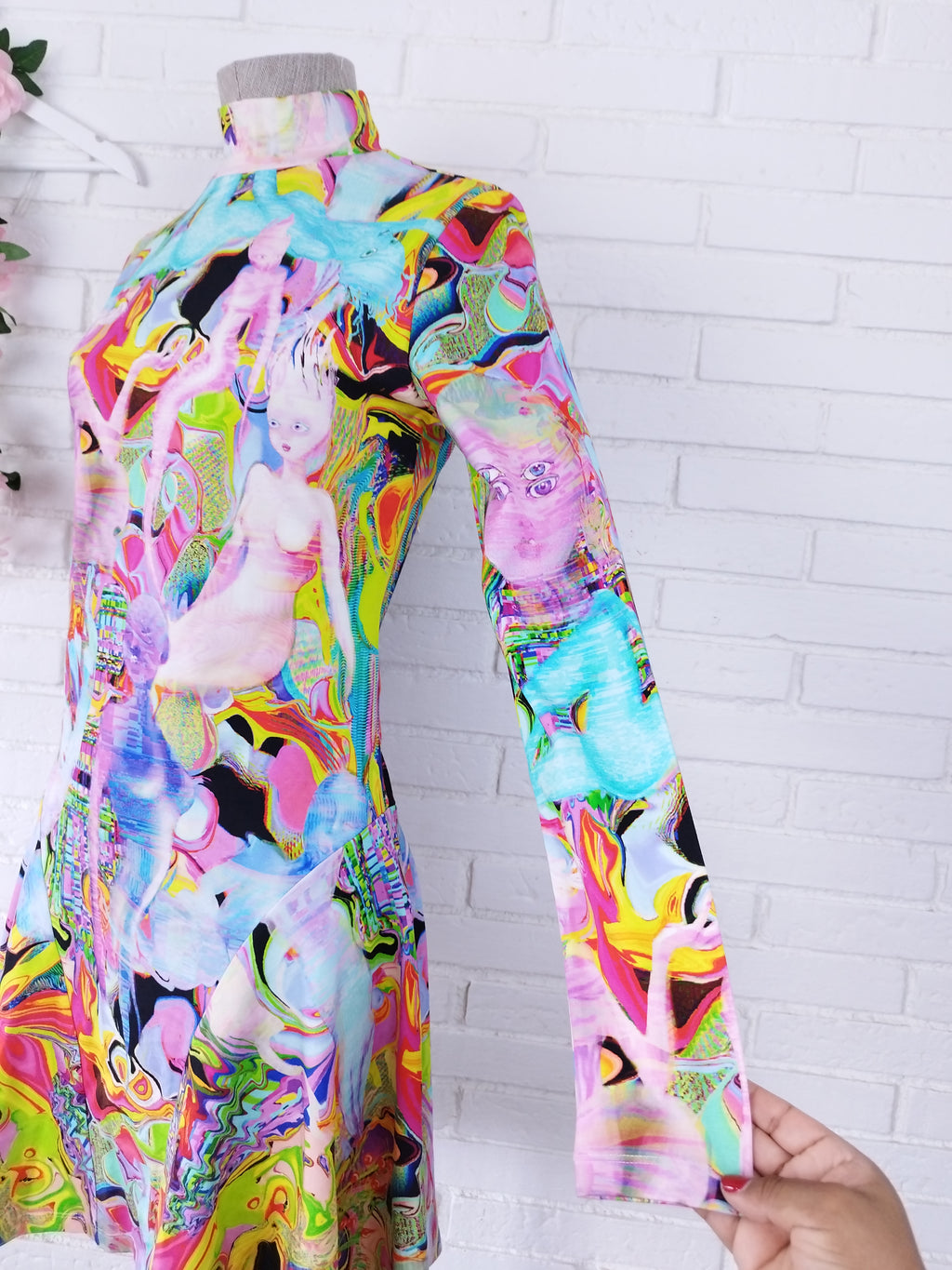 Vestido DESIGUAL Estampado manga larga