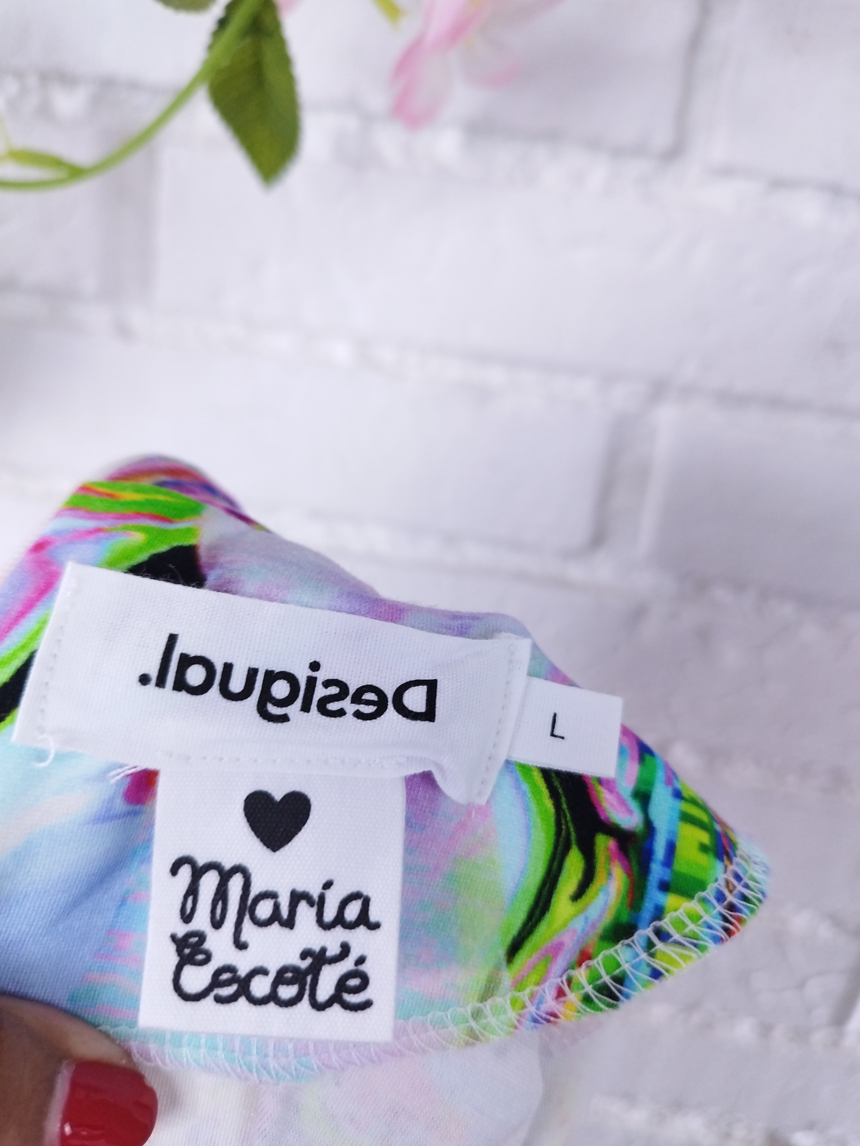 Vestido DESIGUAL Estampado manga larga