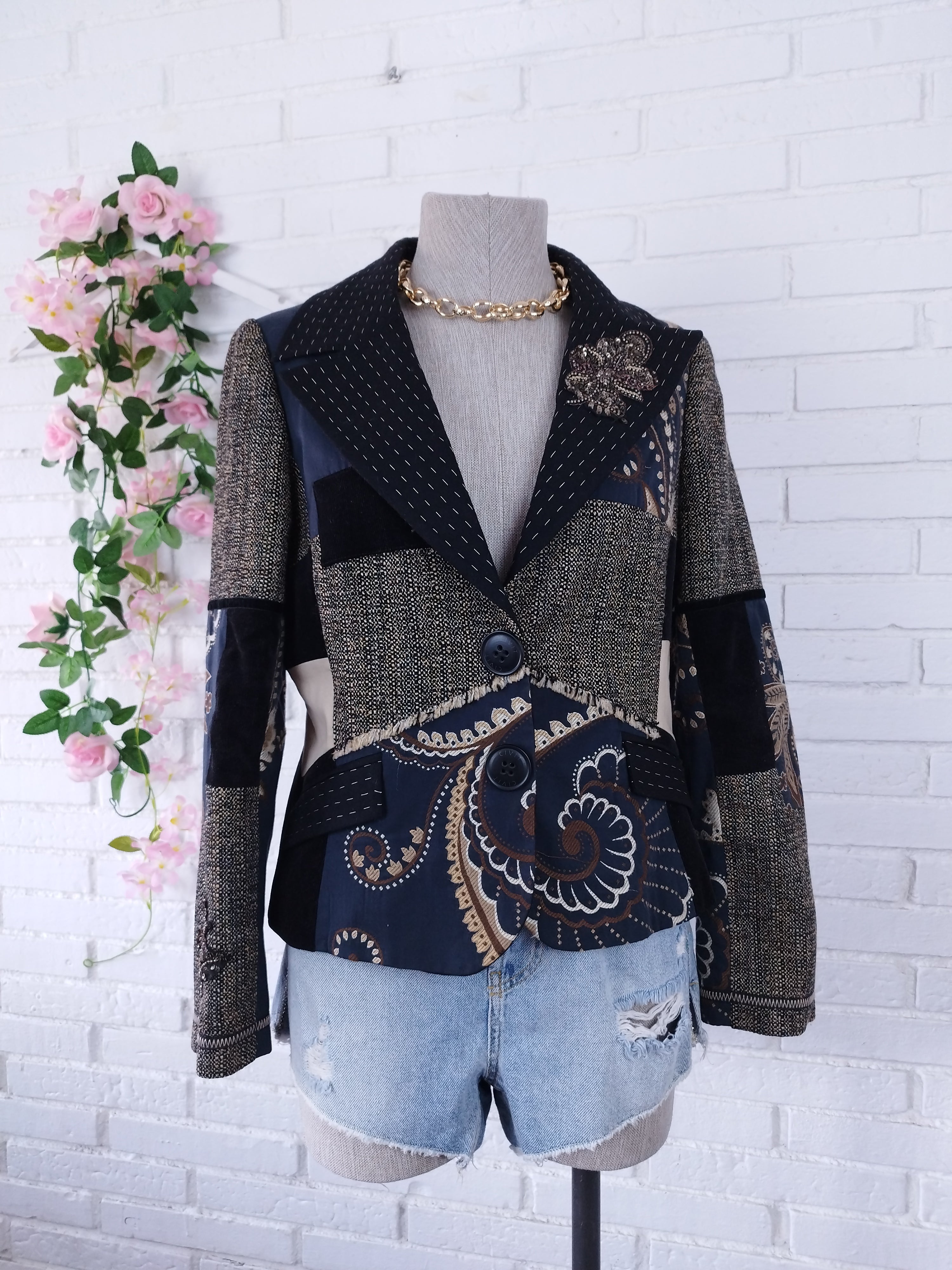 Vintage  Y2K Patchwork Blazer — Mixed Textures, Embroidery & Classic Cut