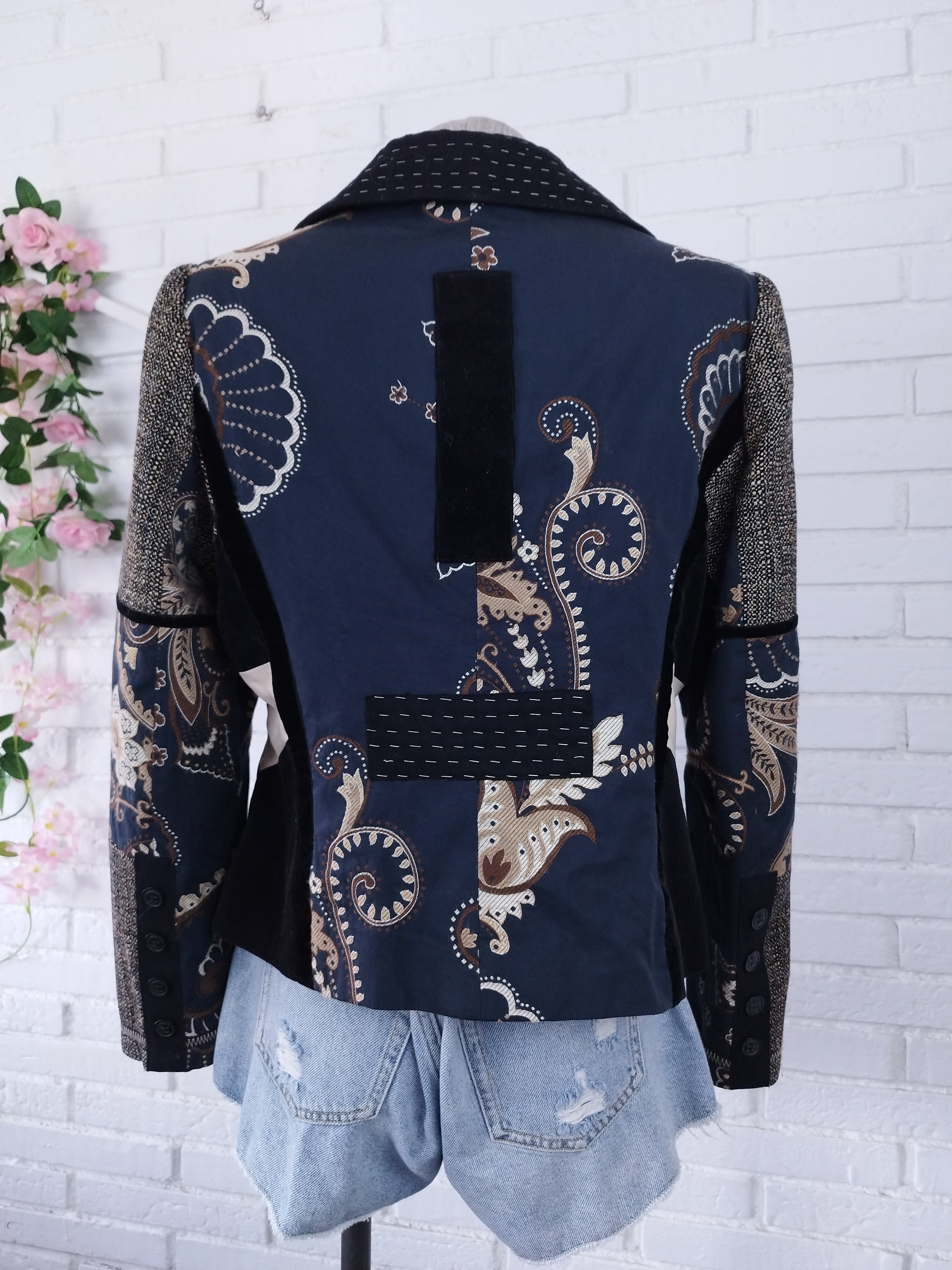 Vintage  Y2K Patchwork Blazer — Mixed Textures, Embroidery & Classic Cut
