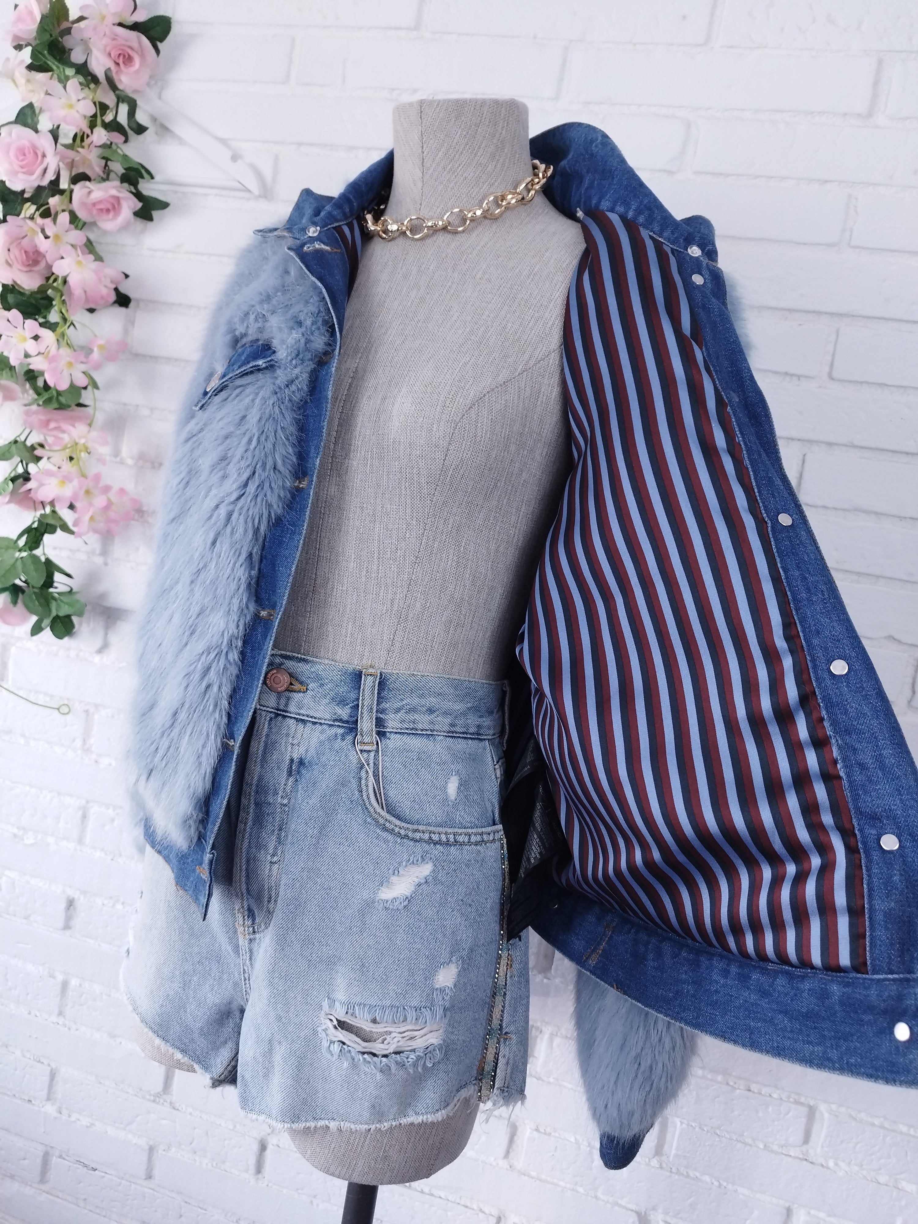 Vintage 2000s Y2K Denim Jacket — Light Blue Faux Fur Street Style Basic Outfit Upgrade
