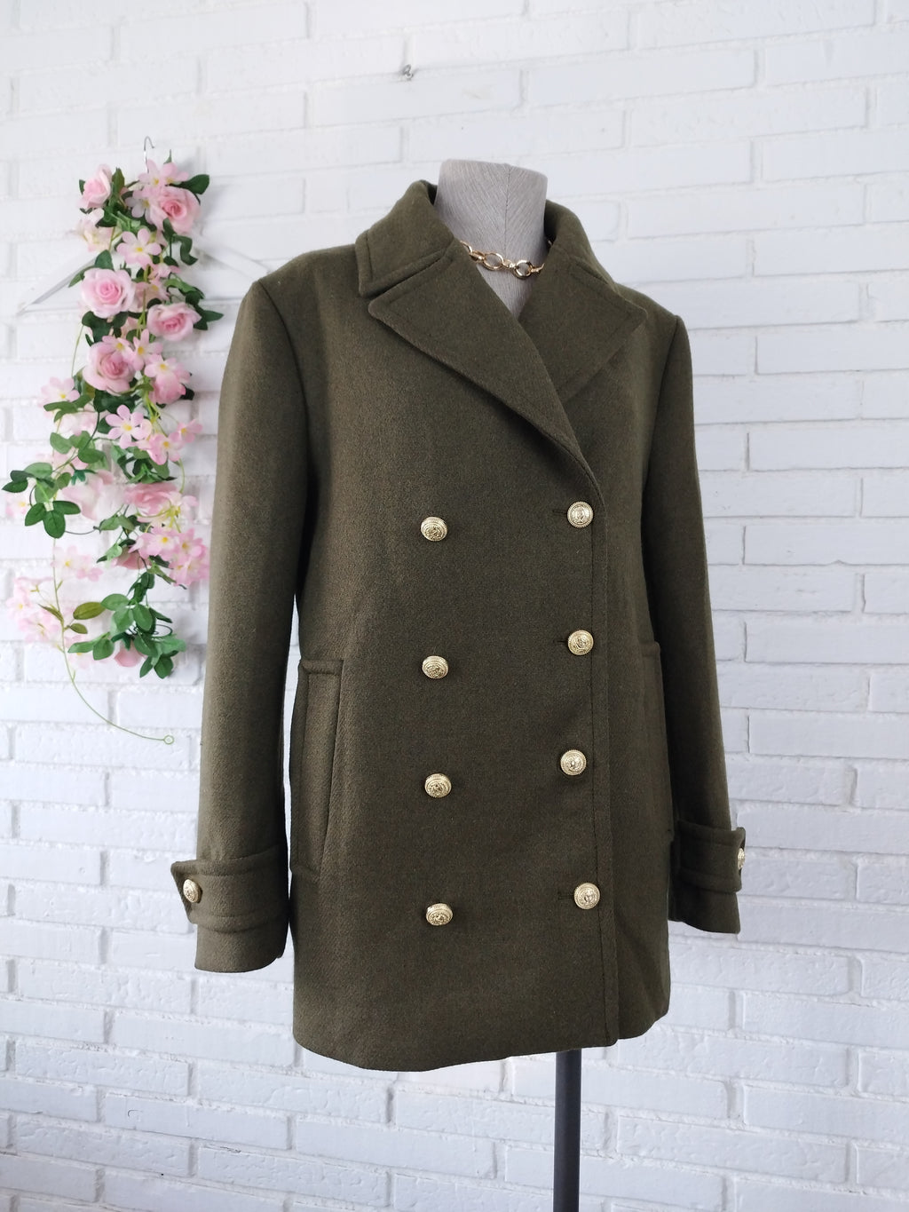 Abrigo ZARA Corto Lana Botones