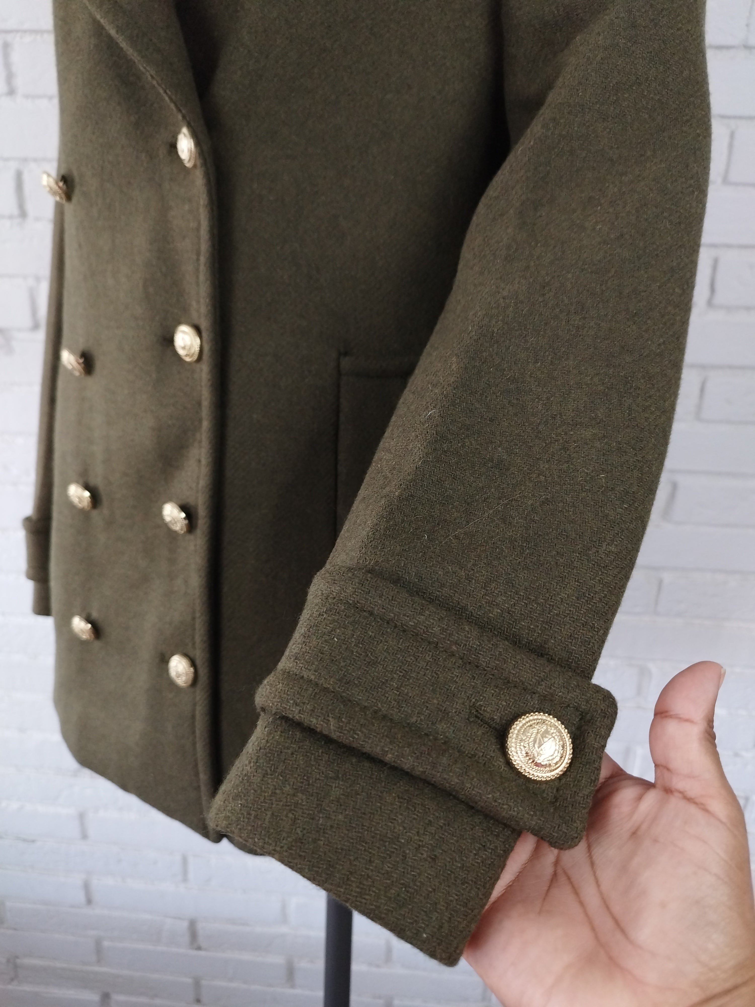 Abrigo ZARA Corto Lana Botones