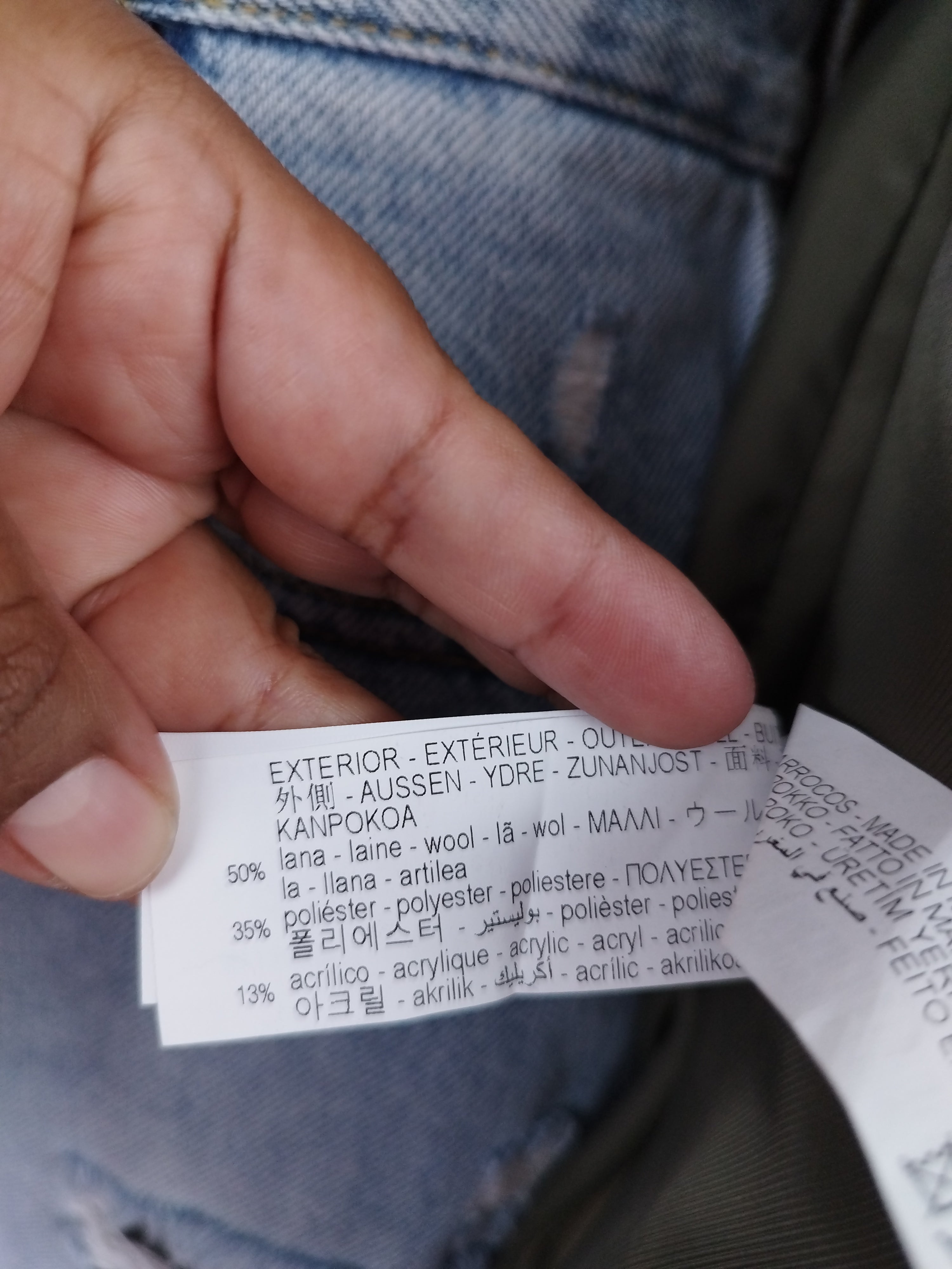 Abrigo ZARA Corto Lana Botones