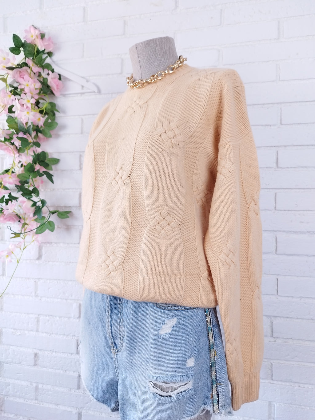 Vintage 90s Cashmere Knit Sweater — Made in Italy, Round Neck & Cable Design