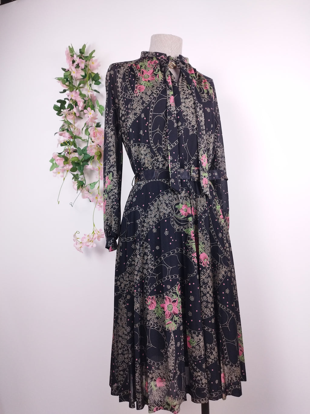 Vintage 80s Dress — Long Sleeves, V-Neck, Neck Tie & Matching Belt