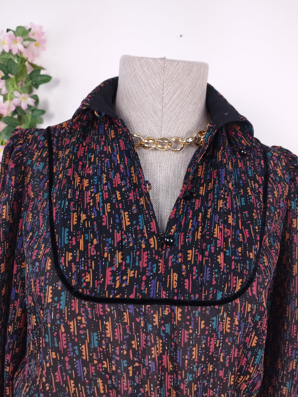 Vintage 80s Shirt Dress — Long Sleeves, Elastic Waist, Fluid Print & Excellent Condition