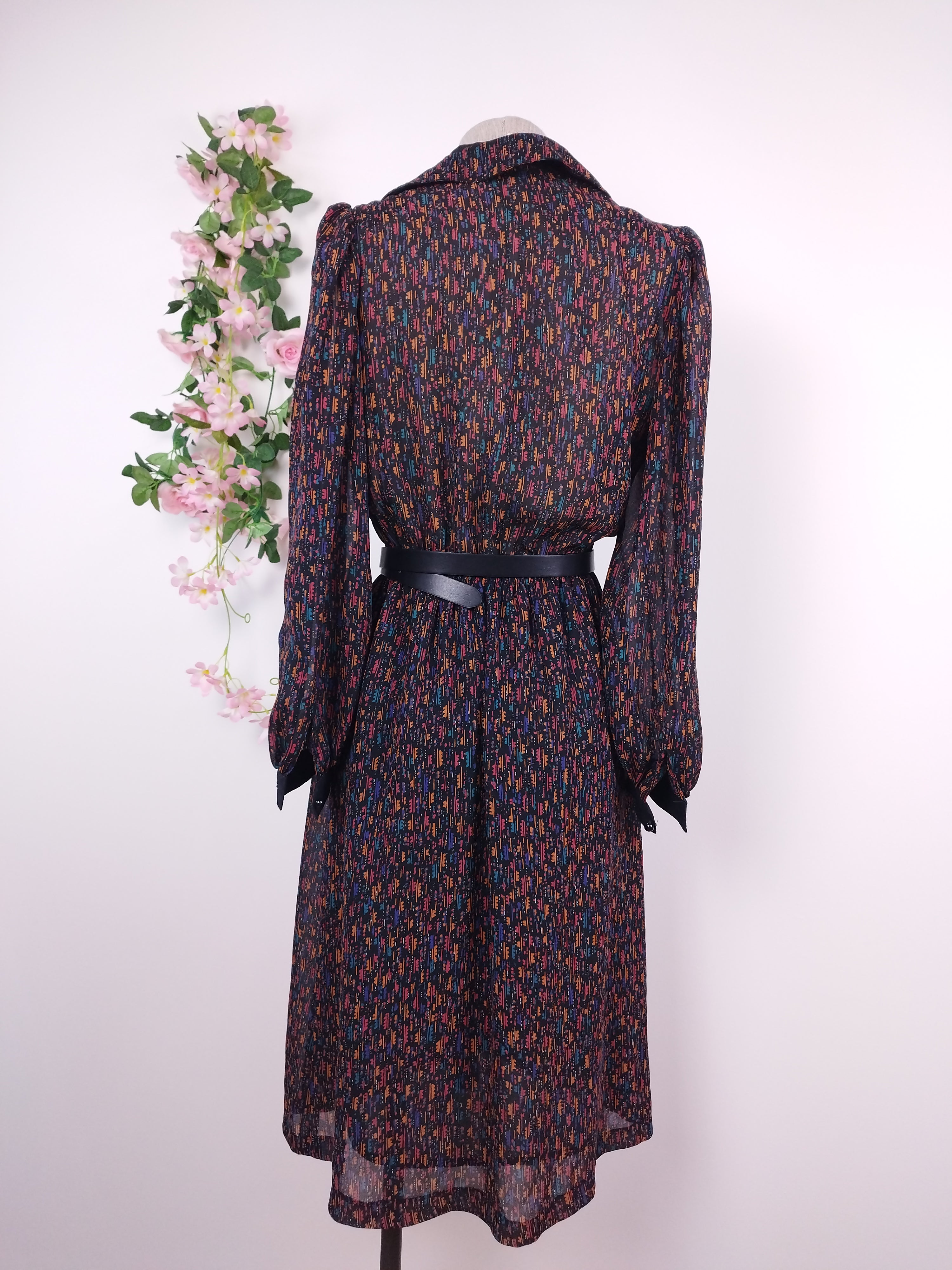 Vintage 80s Shirt Dress — Long Sleeves, Elastic Waist, Fluid Print & Excellent Condition