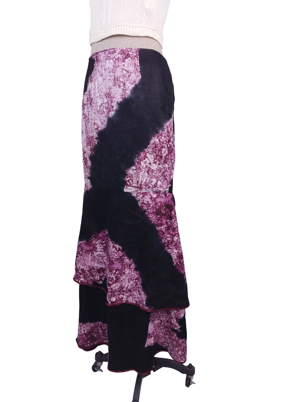 Black magenta tie-dye maxi skirt — Vintage 2000s Y2K fairycore boho