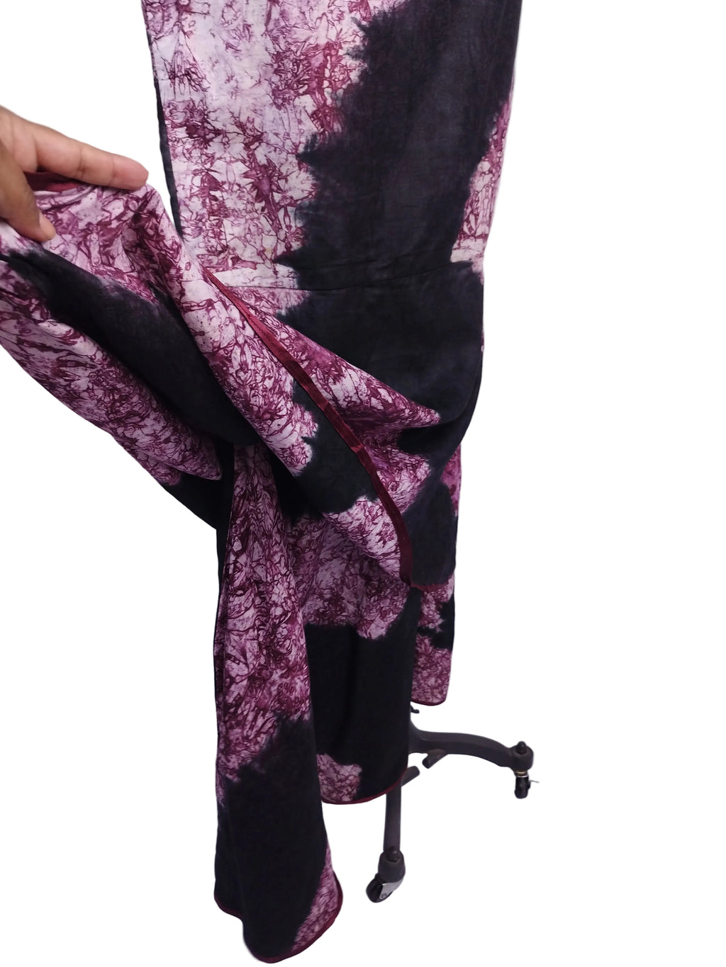Black magenta tie-dye maxi skirt — Vintage 2000s Y2K fairycore boho